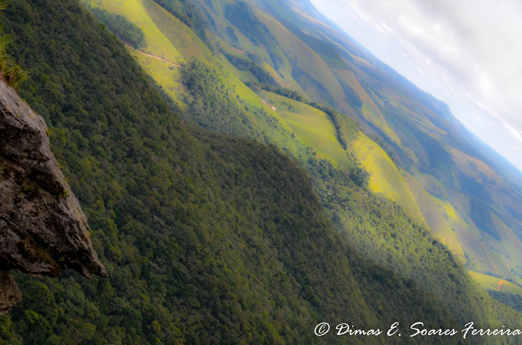 Janela do Céu (Serra de Ibitipoca) by Dimas S Ferreira