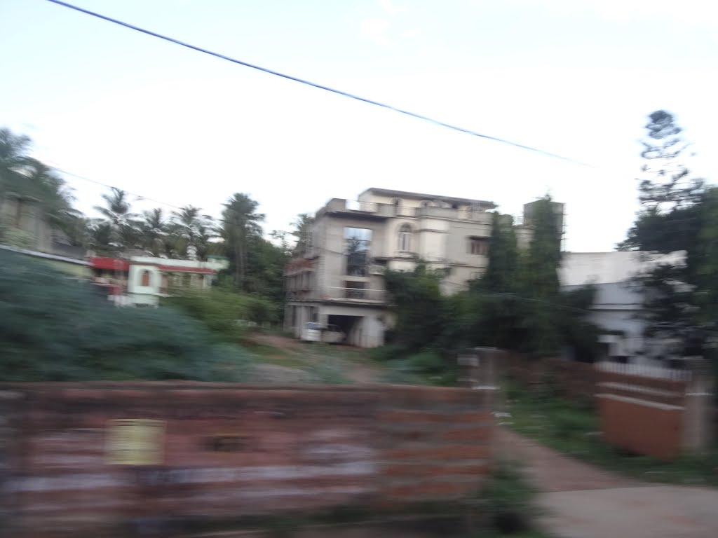 Jagannath Sadak, Raja Rani Colony, Bhubaneswar, Odisha by sban1998