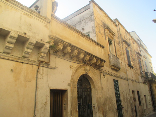 Palazzo a Corte, via Prioli 23 by Guida turistica digi…