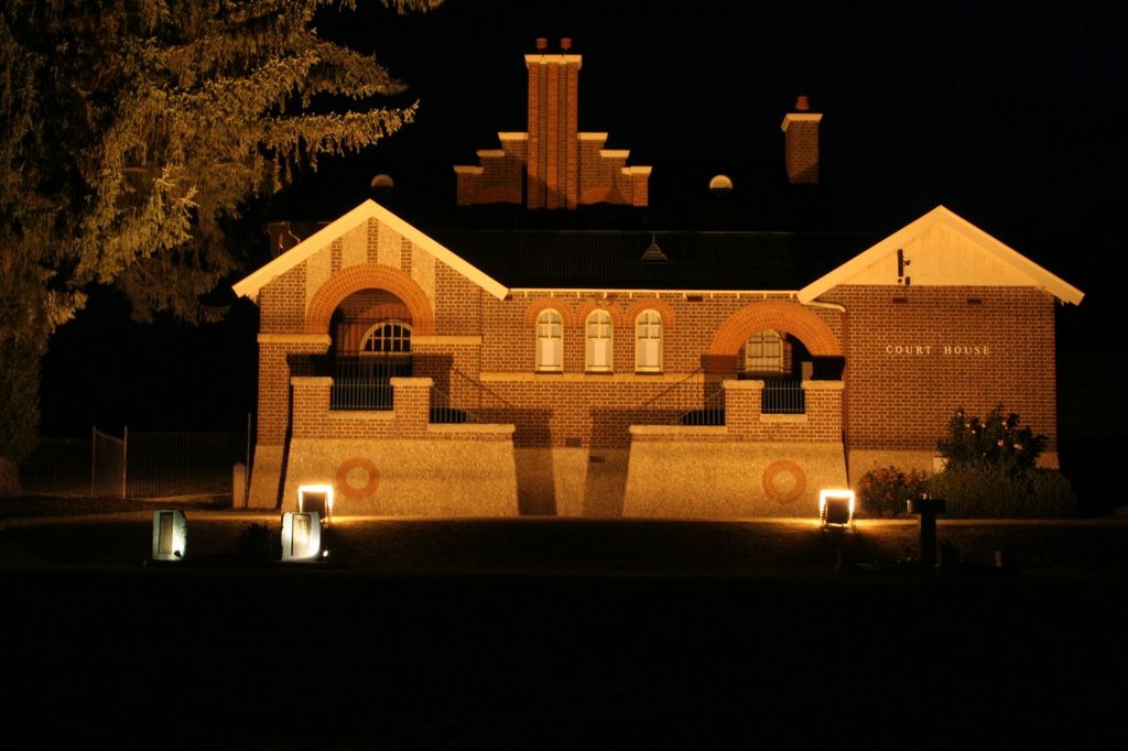 Court House, Omeo by Cenic