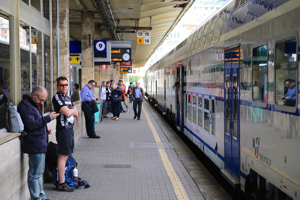 Estación Génova Brignole, Génova, Italia. by Octavio Aldea