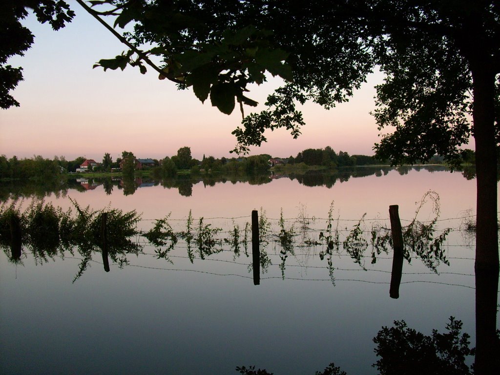 Hochwasser im Lippetal by Waltraut Scholz