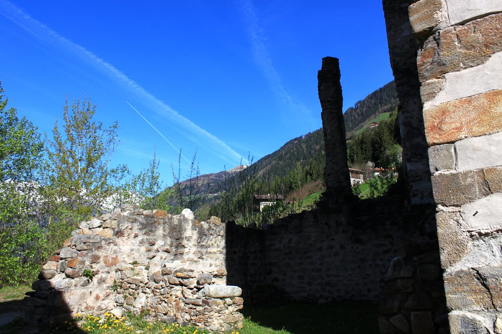 Ruine Jaufenburg by Uwe Häntsch