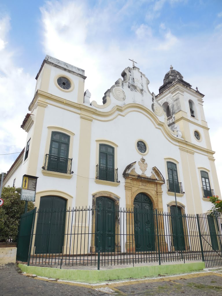 Igreja de Nossa Senhora do Amparo by Patricio Carneiro