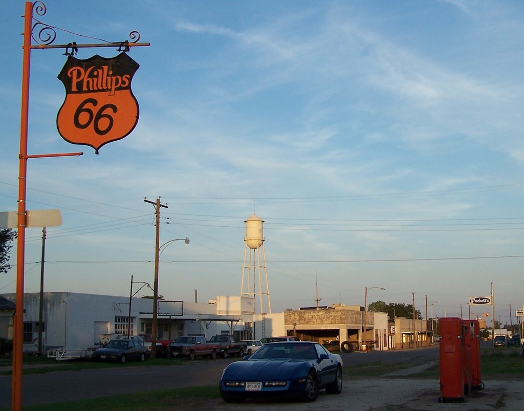 Phillips 66 station, McLean by MadTownGuy