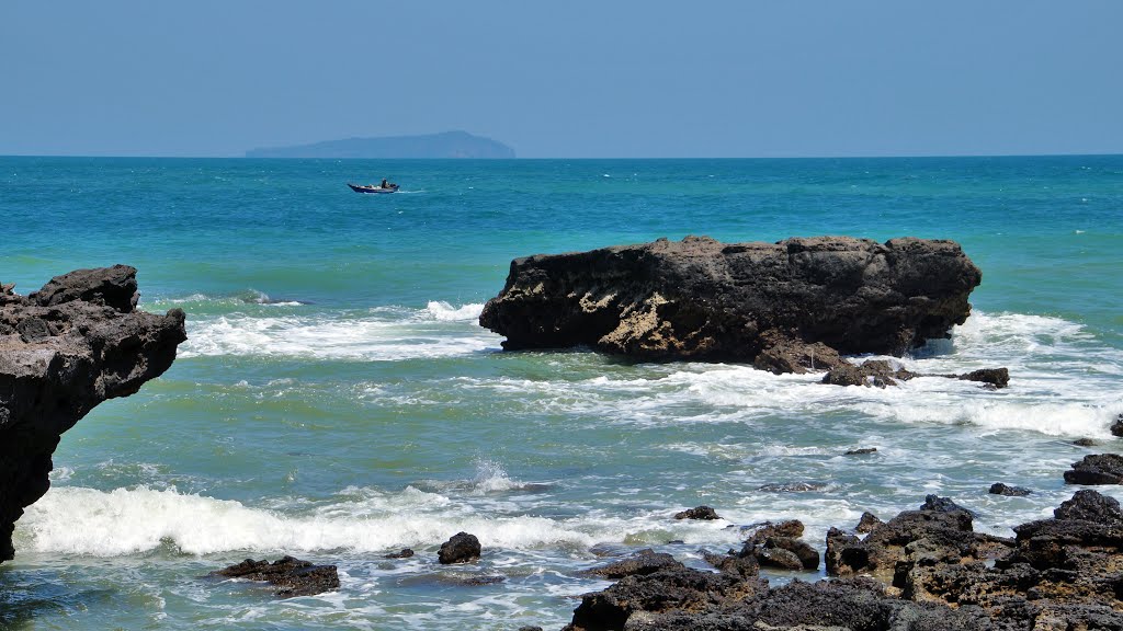 Haicheng, Beihai, Guangxi, China by TBJS