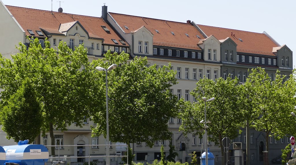 Zentrum Nord - Die Berliner Straße 32,30,28 - Leipzig! by Eberhard Berg