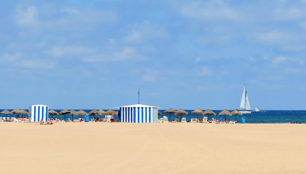 Strand Valencia by yvon van pelt