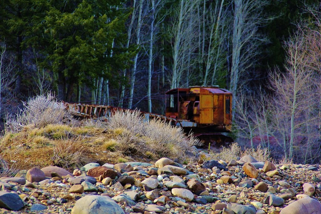 An Old Dragline Shovel used to put placer dirt and rocks and hopefully gold into Placer Sluice Box by elkbender257