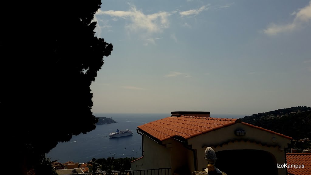 06230 Villefranche-sur-Mer, France by IzeKampus