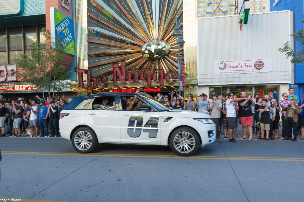 Downtown, Reno, NV, USA by tony perreira