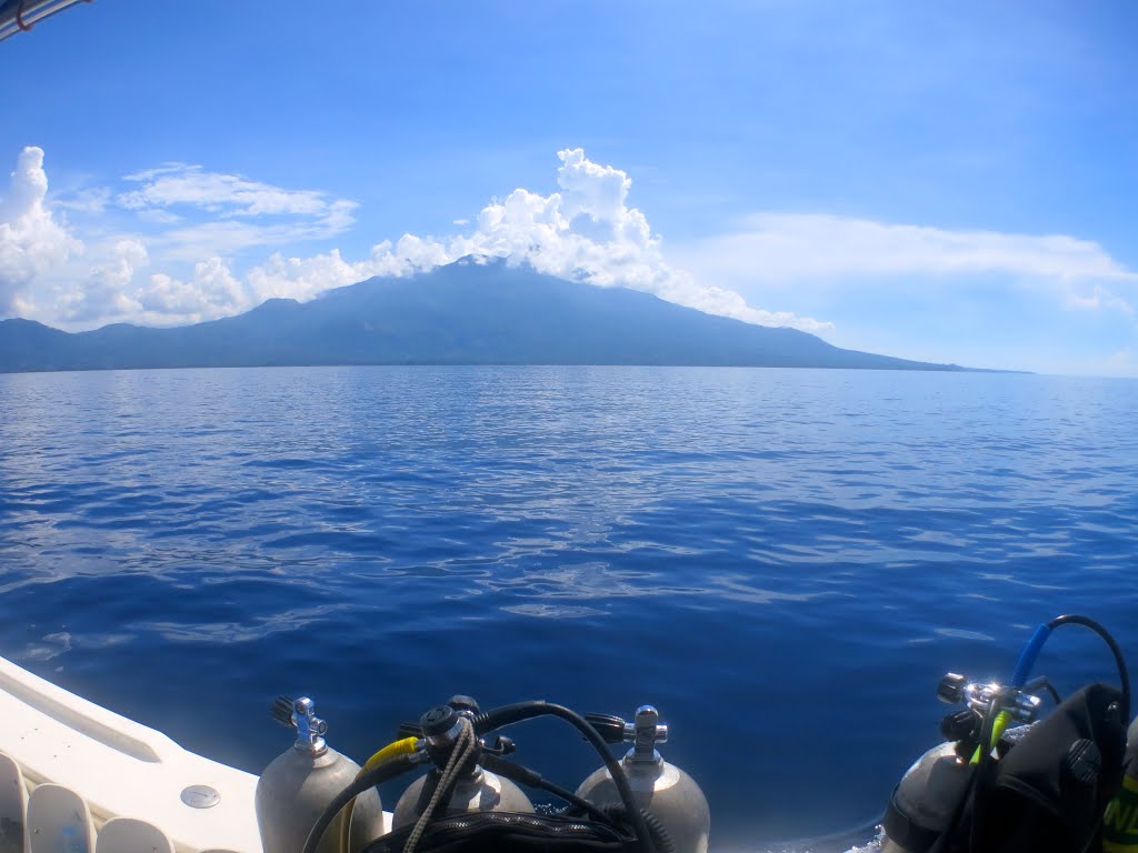 Mahinog, Camiguin, Philippines by alexaag