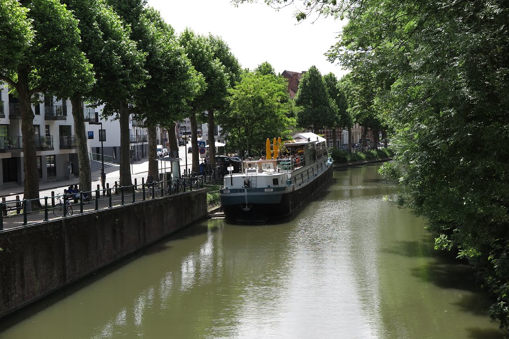 T'Planck Bar moored on Schelde canal by John Winterbottom