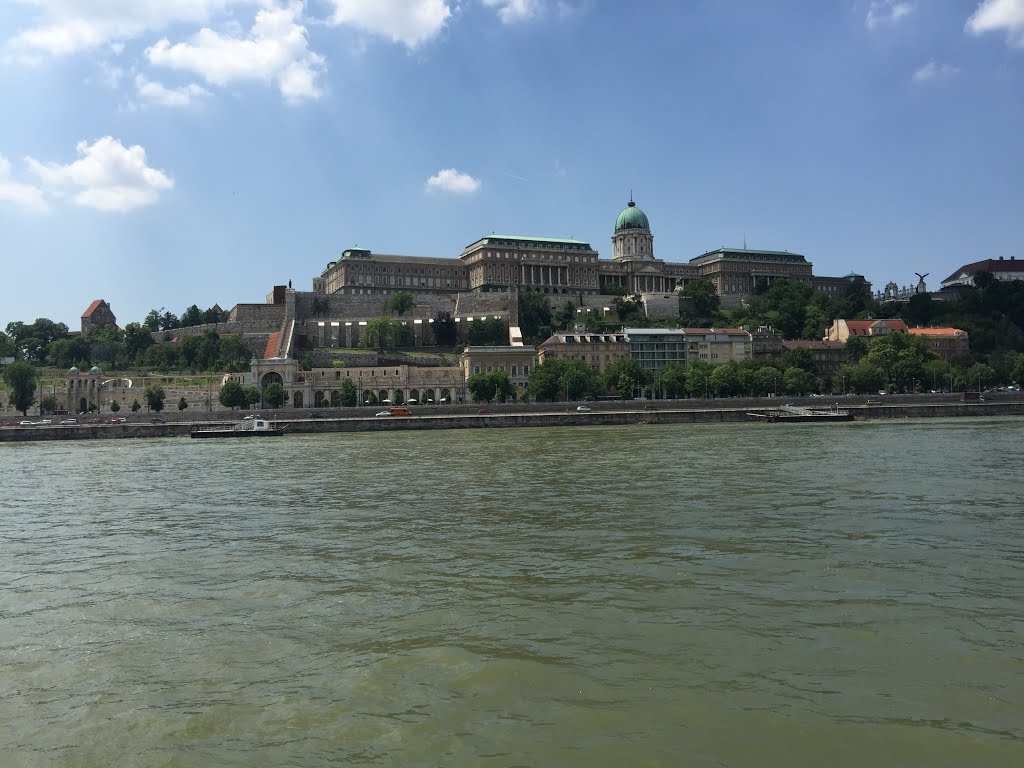 Budapest, Lipótváros, Hungary by kacper sawicz