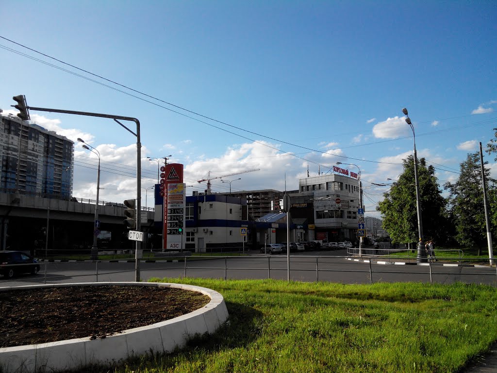 Chertanovo Yuzhnoye District, Moscow, Russia by Yan1973