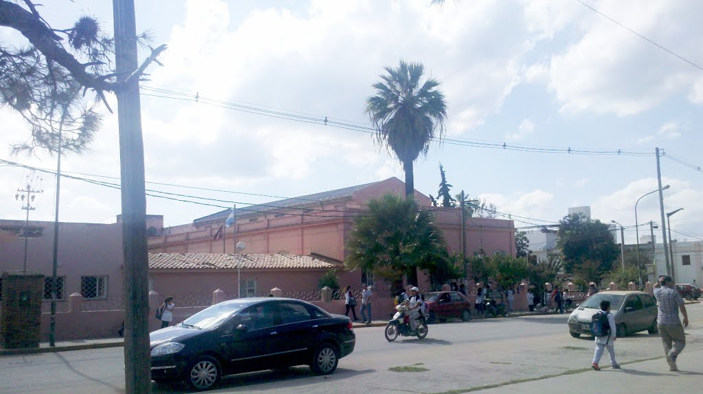 Escuela 4338 'Gral. Justo José de Urquiza - Gral. Guemes by José Luis Fernández