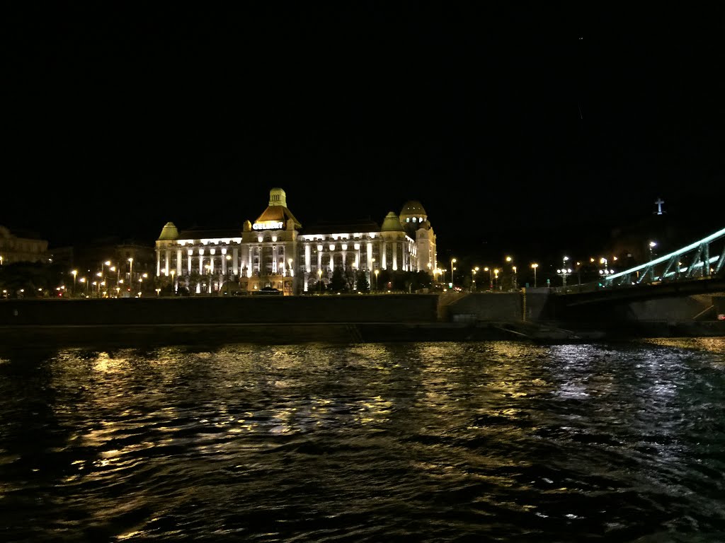 Budapest, Lágymányos, Hungary by kacper sawicz