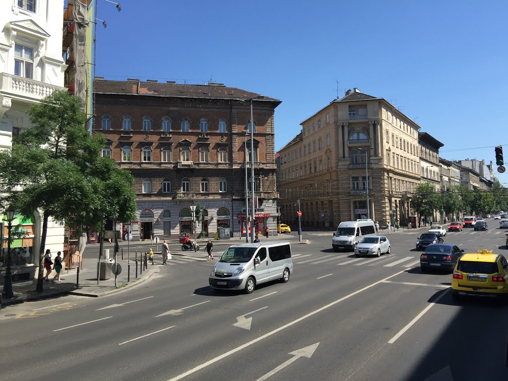 Budapest, Lipótváros, Hungary by kacper sawicz