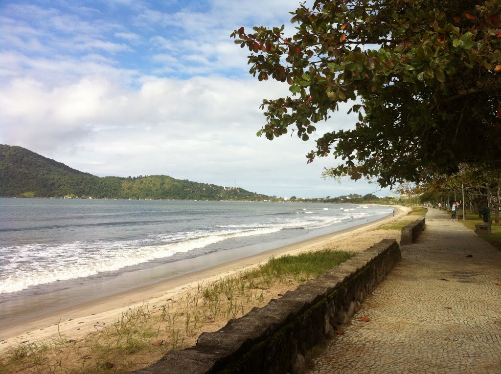 Centro, Ubatuba - SP, Brazil by Nilson Kabuki