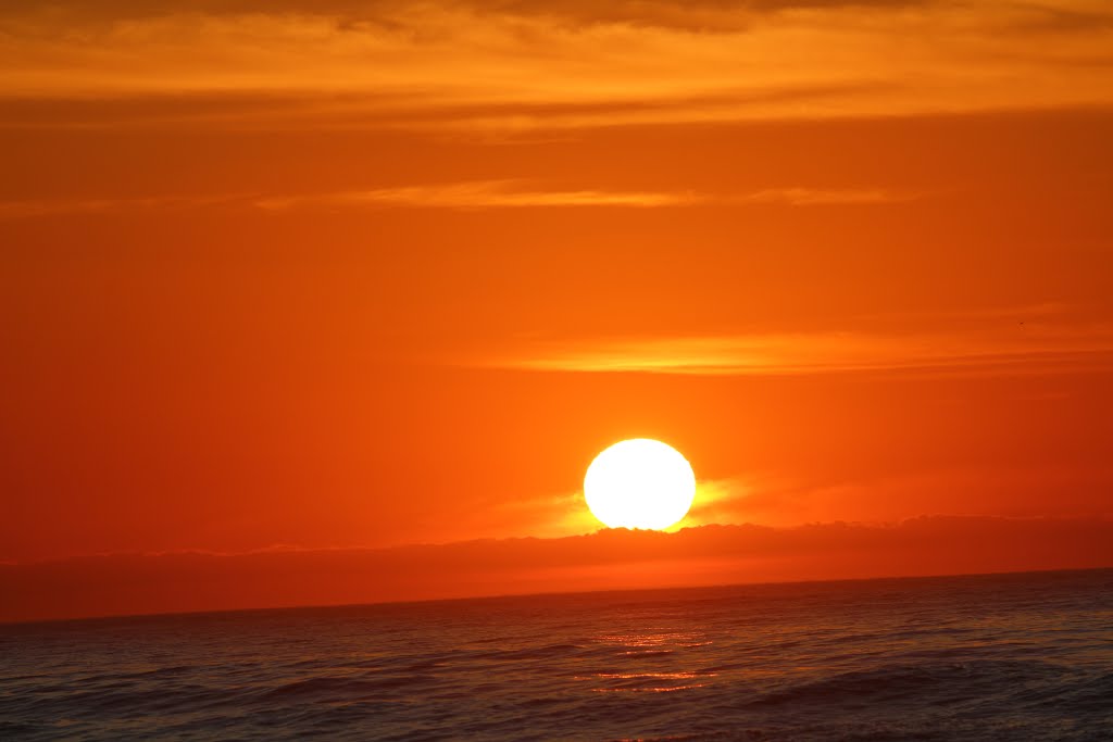 Nascer do Sol, Praia Mole, Florianópolis, SC, Brasil by Zenório Piana