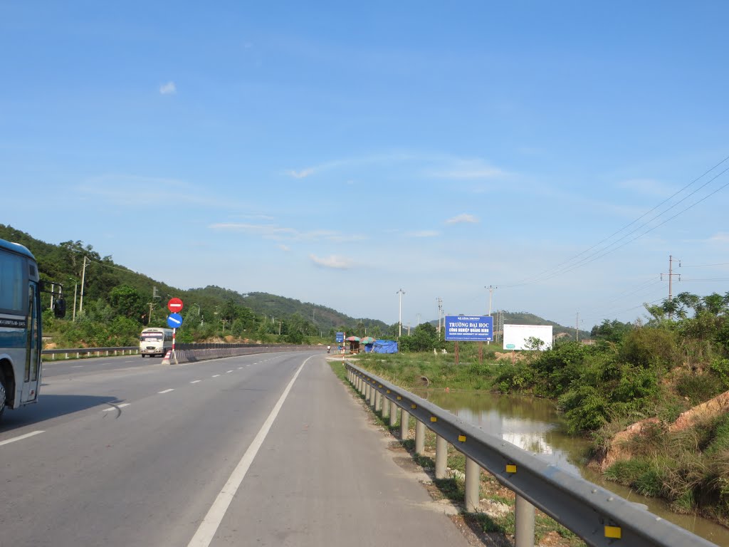 Minh Thành, tx. Quảng Yên, Quảng Ninh, Vietnam by Dần Lê