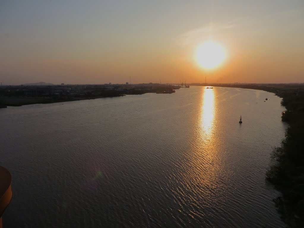 Hoa Động, Thủy Nguyên, Hải Phòng, Vietnam by Dần Lê