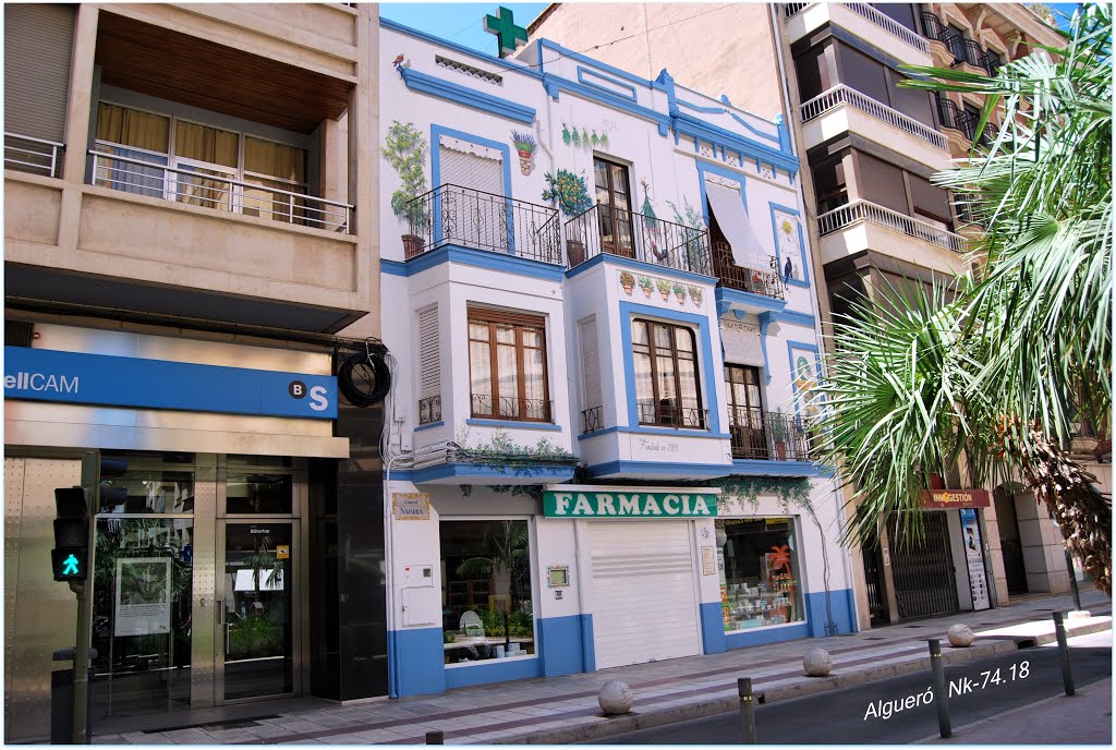 CASTELLÓN 2015.- Farmacia en la calle de Navarra. by Algueró