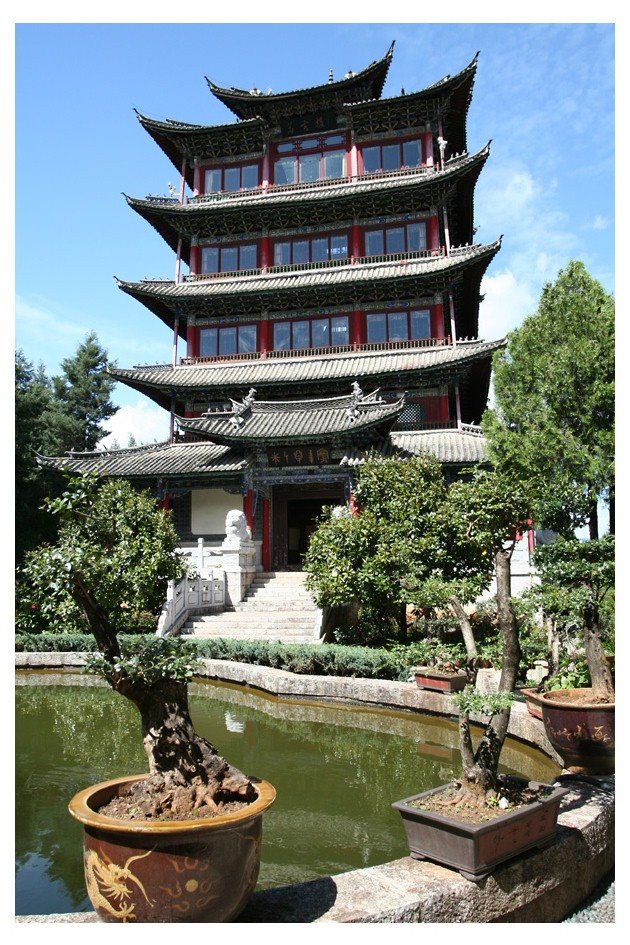 Lijiang Ancient Town - Wangu Tower 萬古樓 by Benjamin K