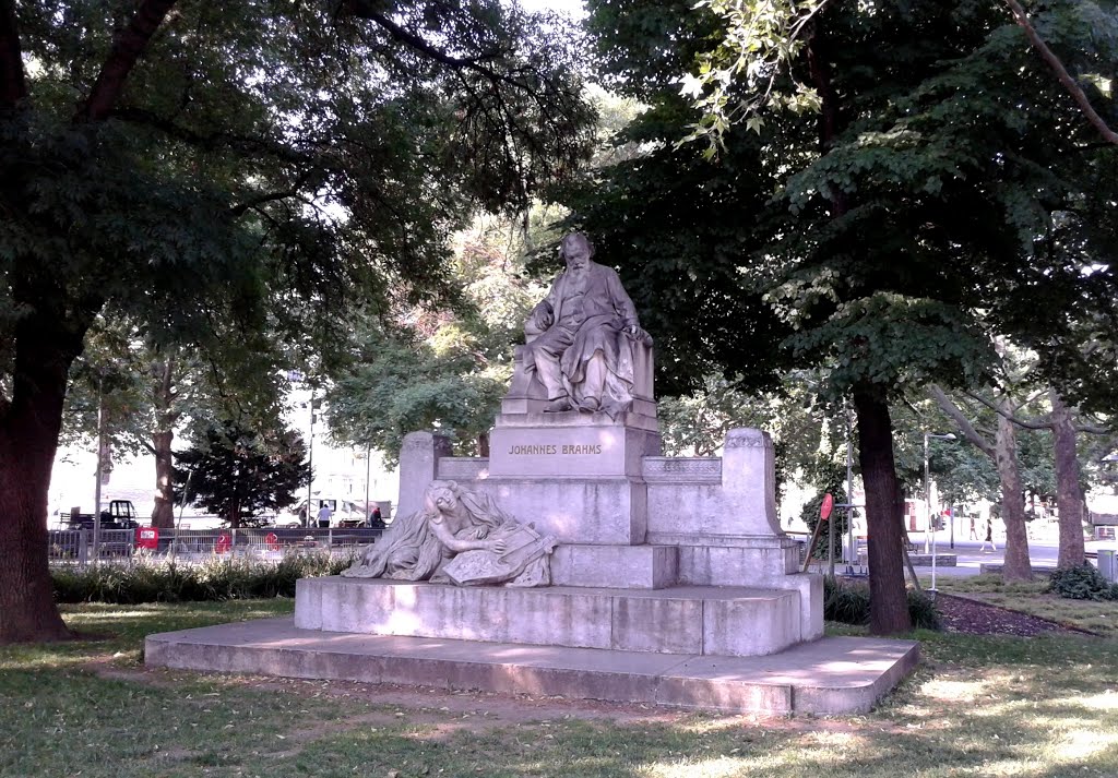 Wien Karlsplatz , Brahms monument by Svetislav Vucovic