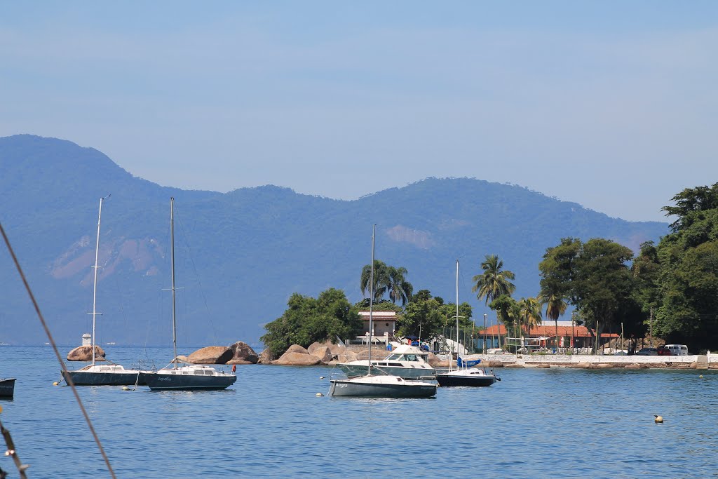 Colégio Naval, Angra dos Reis - RJ, Brazil by Thiago Bergo