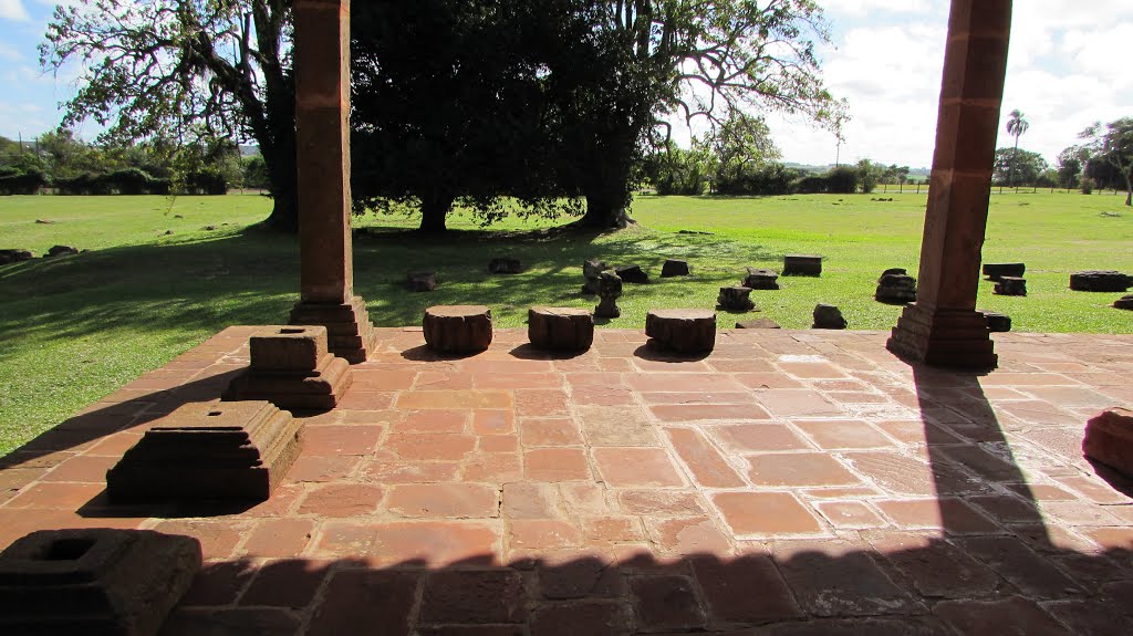 Calçamento do Museu de São Miguel (by Salvio) by Salvio S. Pereira do…