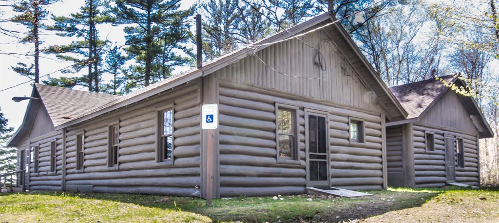 Hiawatha Sportsman Club Manitou Lodge by Ross Gates