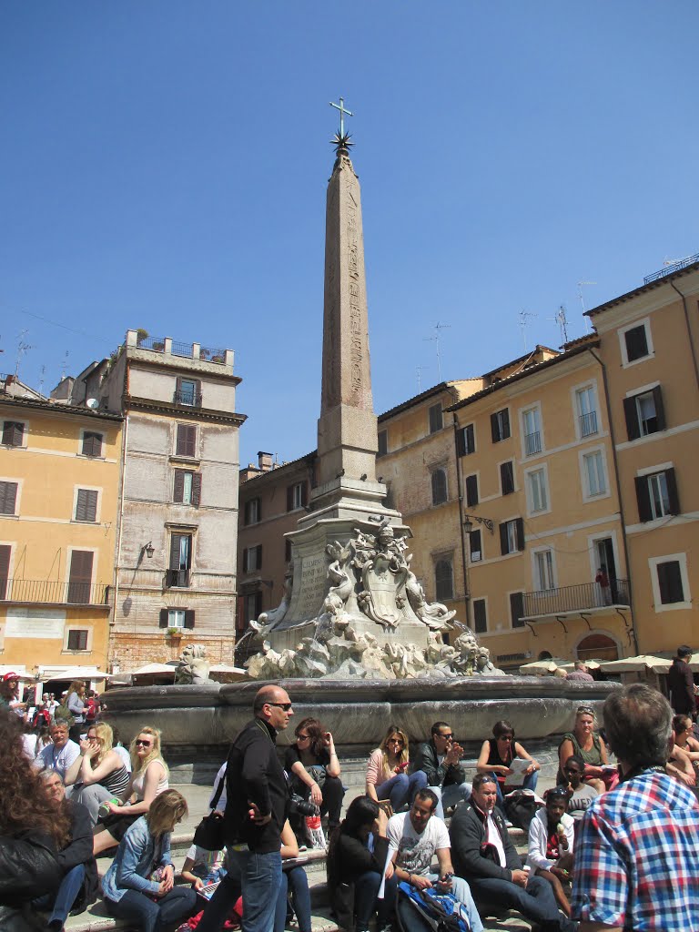 Rom im April 2015 - am Pantheon by bergameise