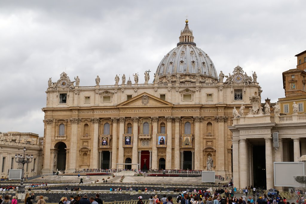 Basílica de San Pedro, Ciudad del Vaticano, Italia. by Octavio Aldea