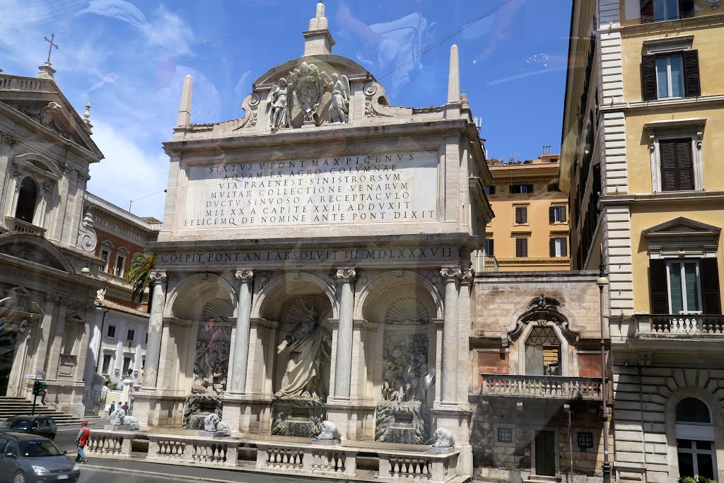 Fuente del Agua Feliz, Roma, Italia. by Octavio Aldea