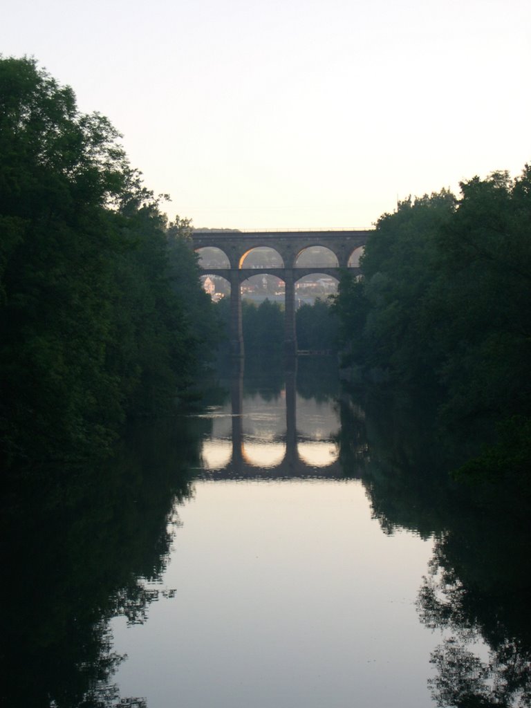 Viadukt im Morgenlicht by Antoninus Pius