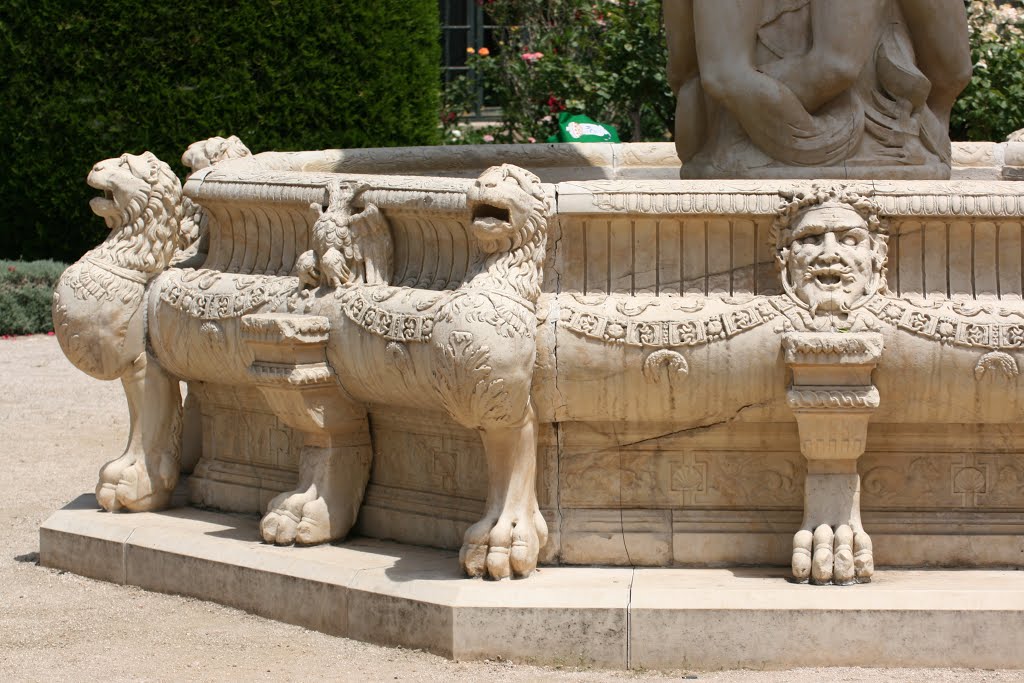 Fuente del C. Maria Cristina by Ramón Sobrino Torren…