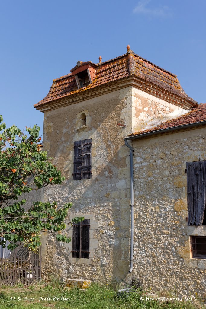 32 St-Puy - Petit-Ordac Pigeonnier by Hervé Rebours