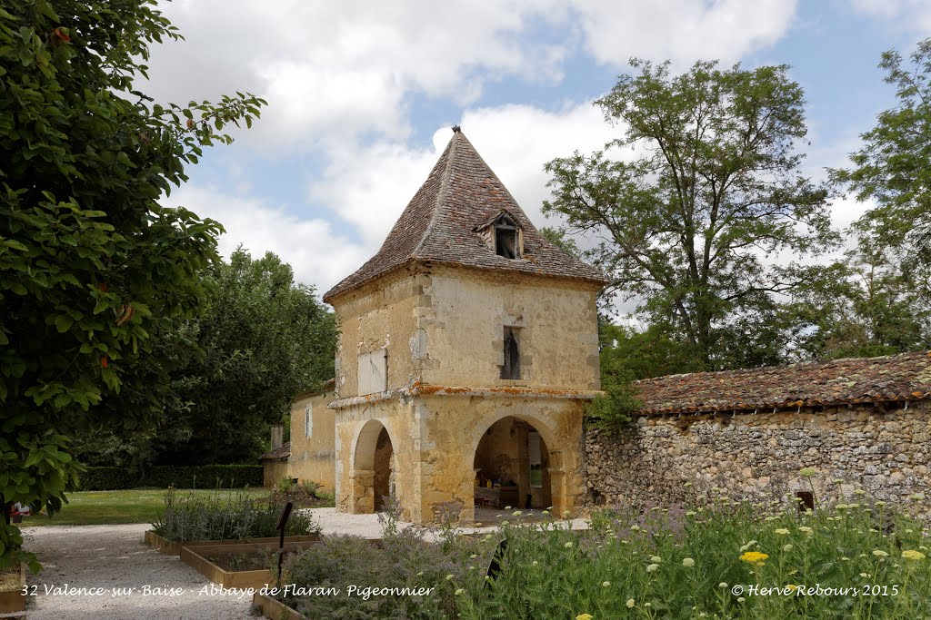 32 Valence-sur-Baïse - Abbaye de Flaran Pigeonnier by Hervé Rebours