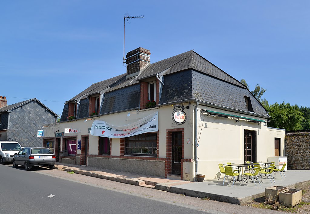 Le Theil-en-Auge<>Le bar épicerie by Christian Guibout