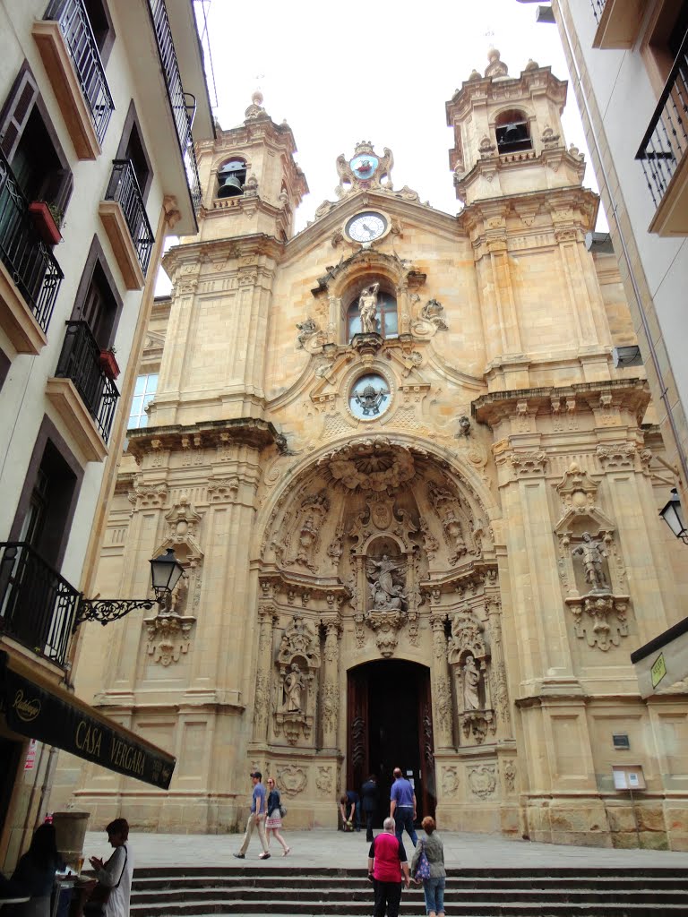 Iglesia de Santa María by Luis F. Delgado