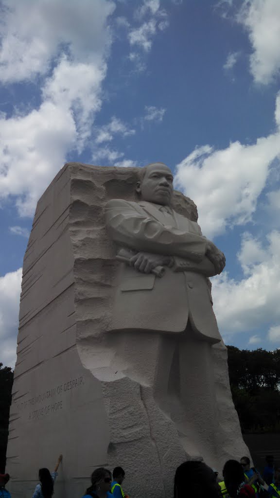 Martin Luther King Jr Memorial by Xavi A