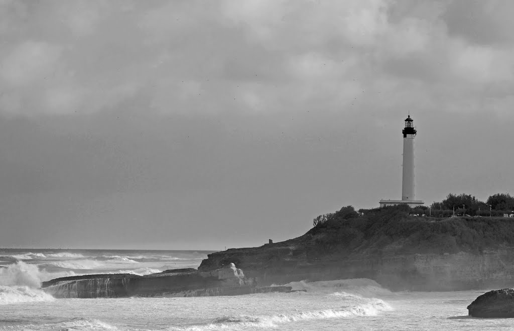 Rocher du Basta, 64200 Biarritz, France by ENRICO ZUK