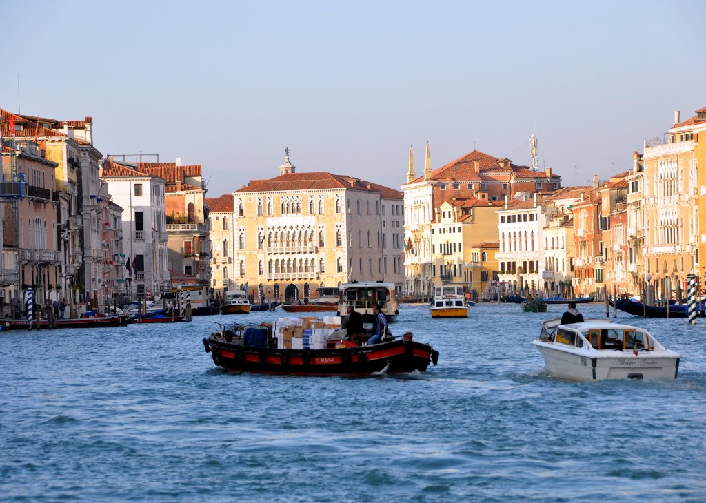 Le long du Grand Canal by prof