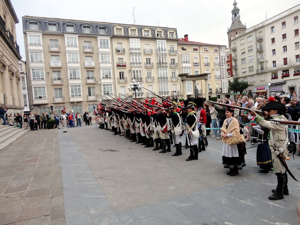 Celebración de la Batalla de Vitoria: ¡Apunten! by Luis F. Delgado