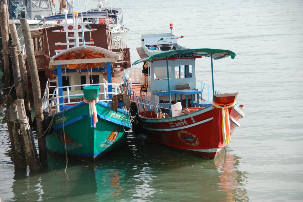 LOCAL PORT FISHING BOATH by hasanski4