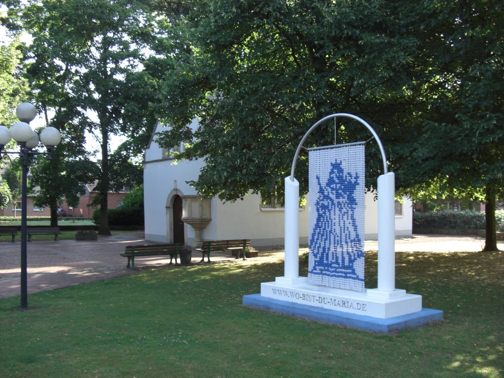 Hilgenbergkapelle mit Marienkunstwerk by Stadtlohn