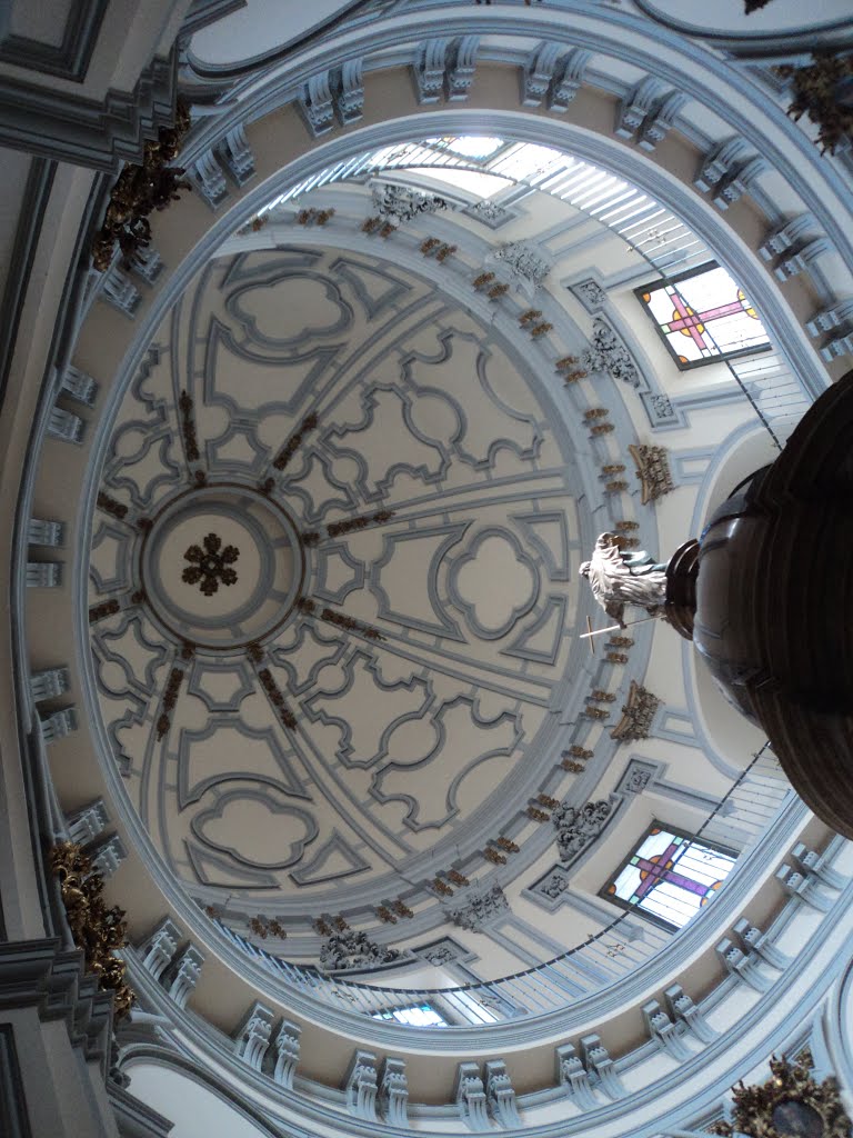 Iglesia de San Felipe, Málaga. Cúpula del presbiterio. by Manolo López