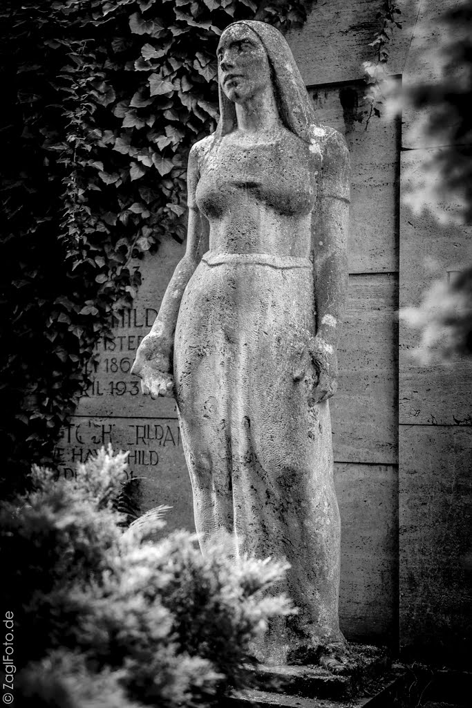 Städtischer Friedhof der Lutherstadt Eisleben﻿ by Thomas Zaglmaier