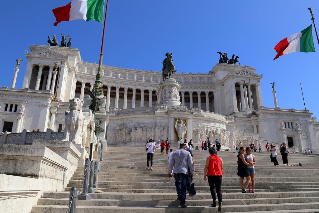 Monumento a Vittorio Emanuele II, Foro Romano, Roma, Italia. by Octavio Aldea